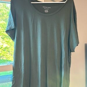 American Eagle soft and sexy scoop neck-t-shirt in XL green.
